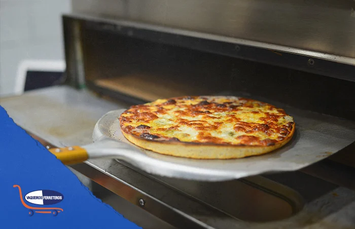 Pizza recién salida del horno